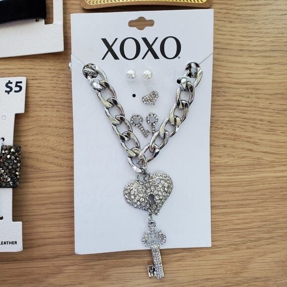 NEW Costume Jewelry Set - Picture 7 of 8